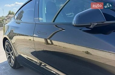 Седан Tesla Model 3 2021 в Львове