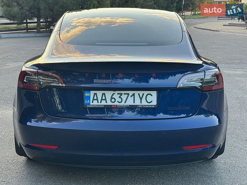Седан Tesla Model 3 2022 в Кропивницком