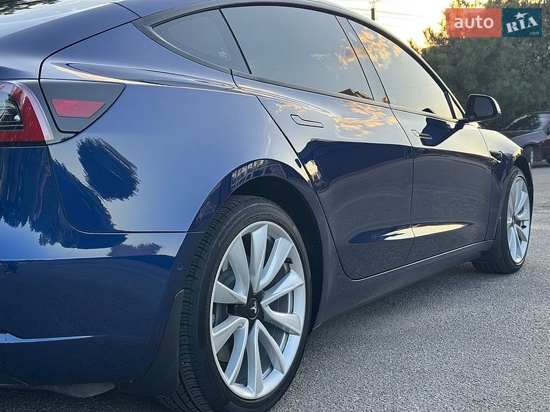 Седан Tesla Model 3 2022 в Кропивницком