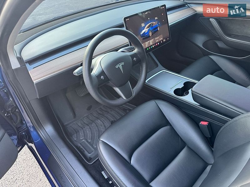 Седан Tesla Model 3 2022 в Кропивницком