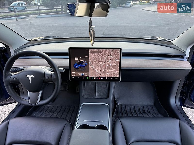 Седан Tesla Model 3 2022 в Кропивницком