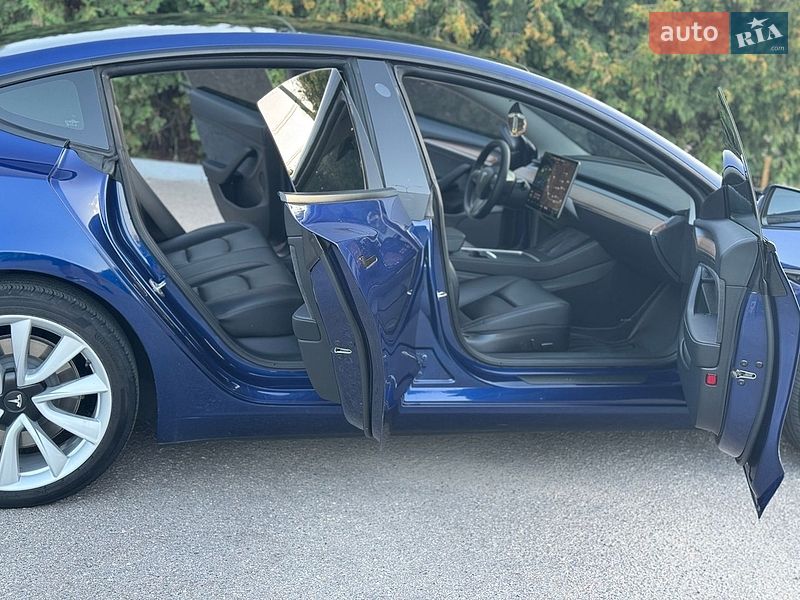 Седан Tesla Model 3 2022 в Кропивницькому