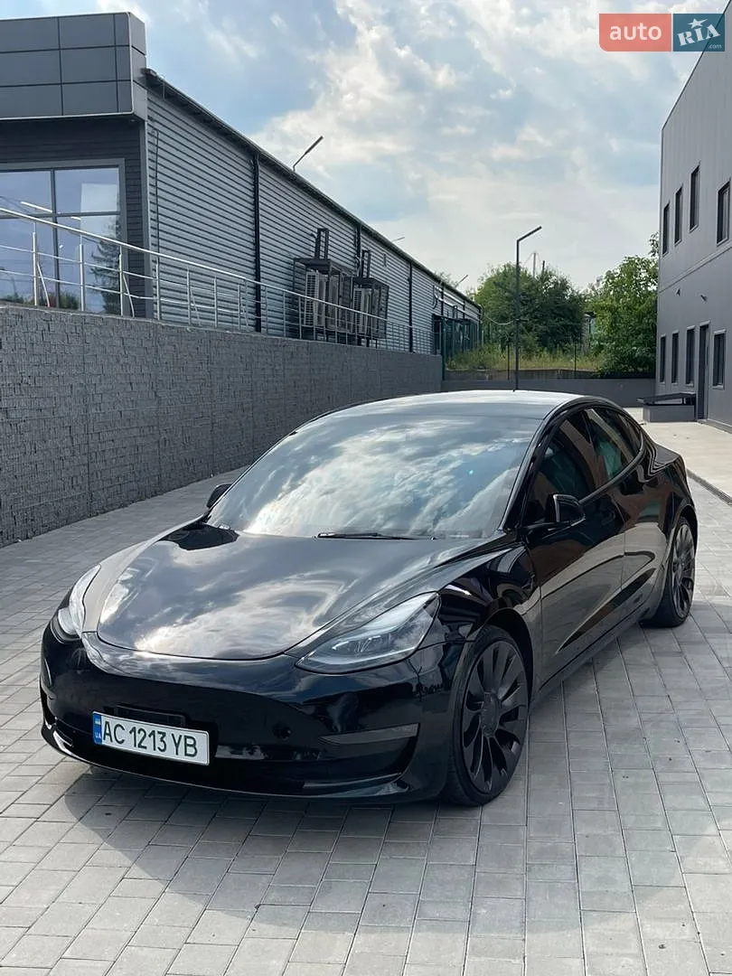 2023 Tesla Model 3 - фото 1