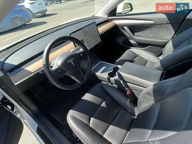 Седан Tesla Model 3 2021 в Борисполе