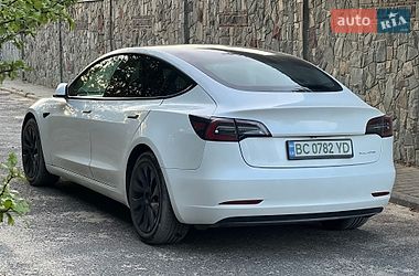 Седан Tesla Model 3 2021 в Львові