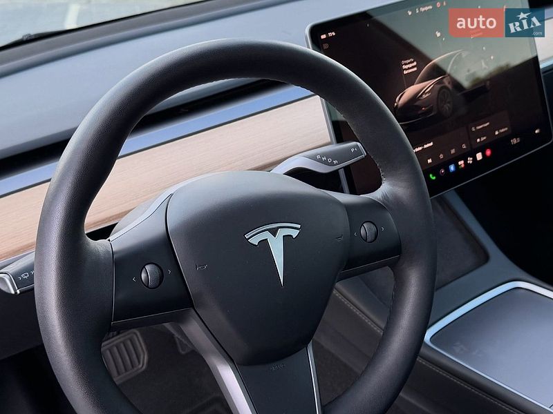 Седан Tesla Model 3 2022 в Львове