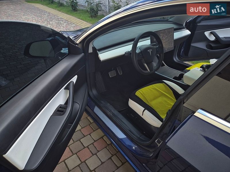 Седан Tesla Model 3 2019 в Рівному