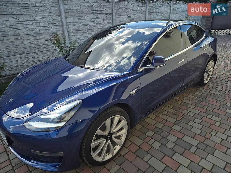 Седан Tesla Model 3 2019 в Рівному