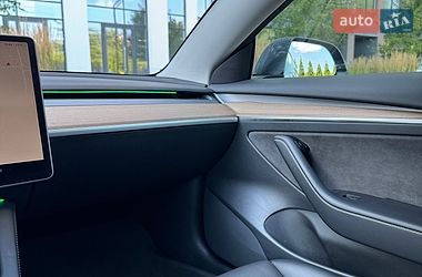 Седан Tesla Model 3 2022 в Киеве
