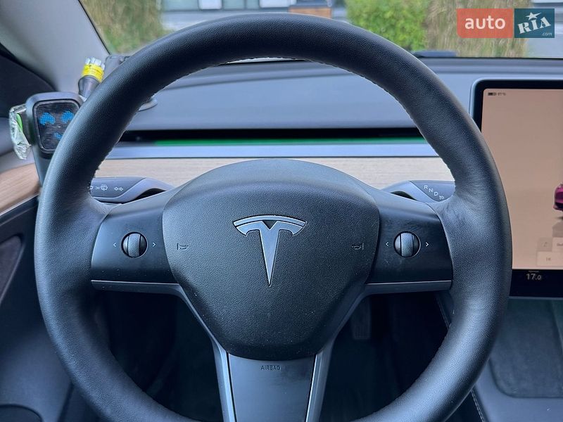 Седан Tesla Model 3 2022 в Киеве