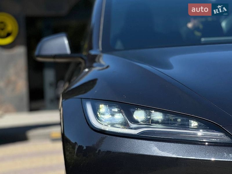Седан Tesla Model 3 2025 в Львові