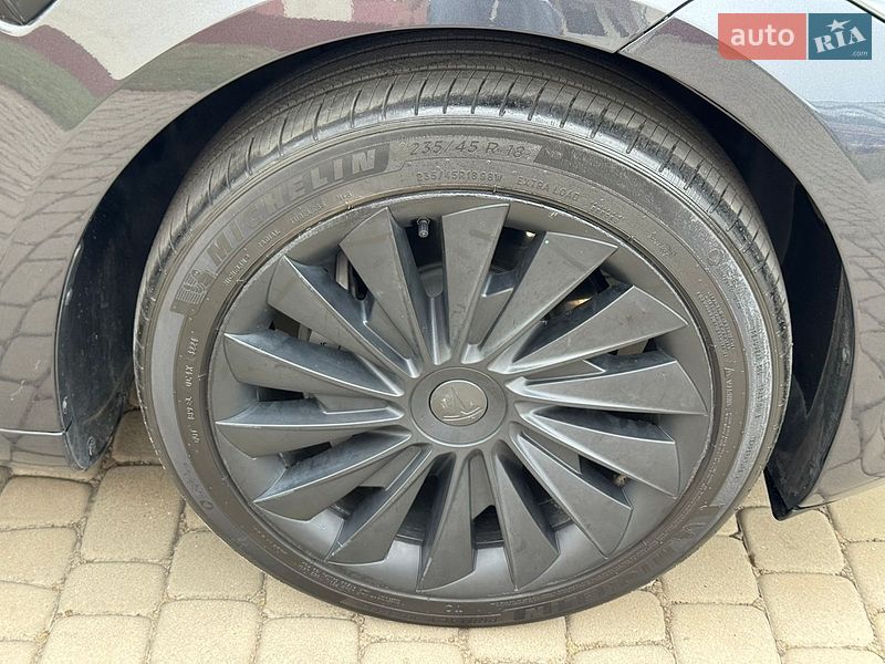 Седан Tesla Model 3 2025 в Дубні фото 23 Седан Tesla Model 3 2025 в Дубні