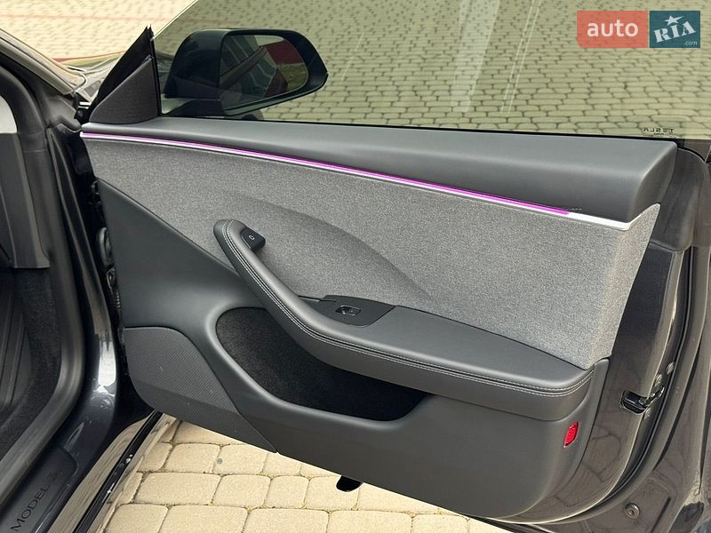 Седан Tesla Model 3 2025 в Дубні фото 42 Седан Tesla Model 3 2025 в Дубні