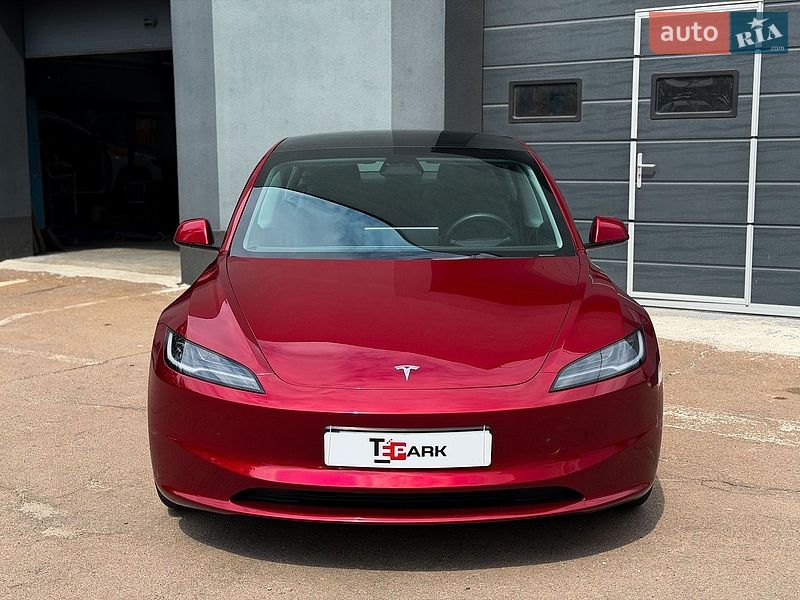 Седан Tesla Model 3 2024 в Киеве