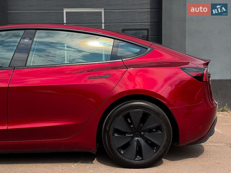 Седан Tesla Model 3 2024 в Киеве