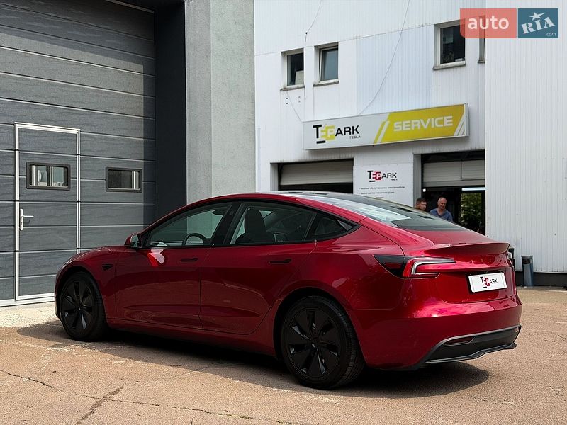 Седан Tesla Model 3 2024 в Киеве