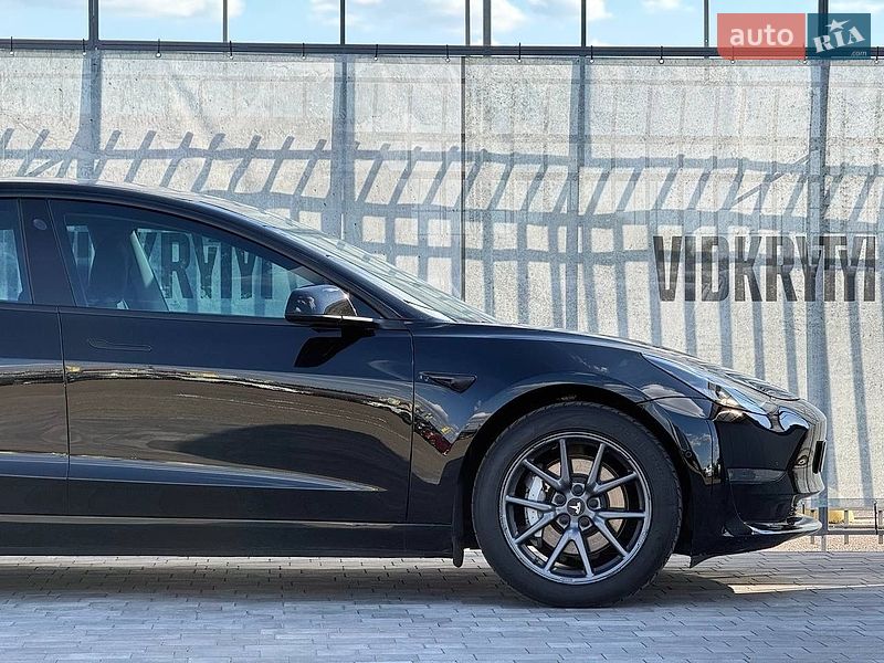 Седан Tesla Model 3 2018 в Киеве