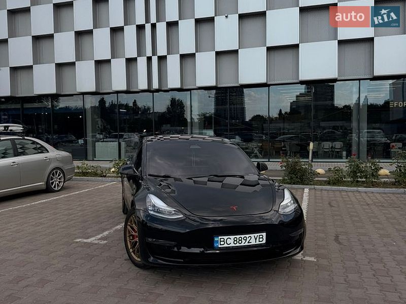 Седан Tesla Model 3 2019 в Одессе