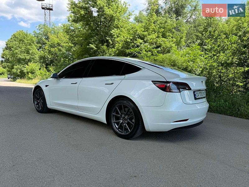 Седан Tesla Model 3 2019 в Дніпрі