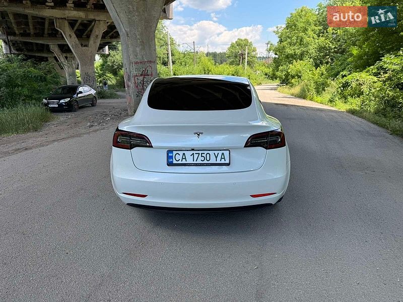 Седан Tesla Model 3 2019 в Дніпрі
