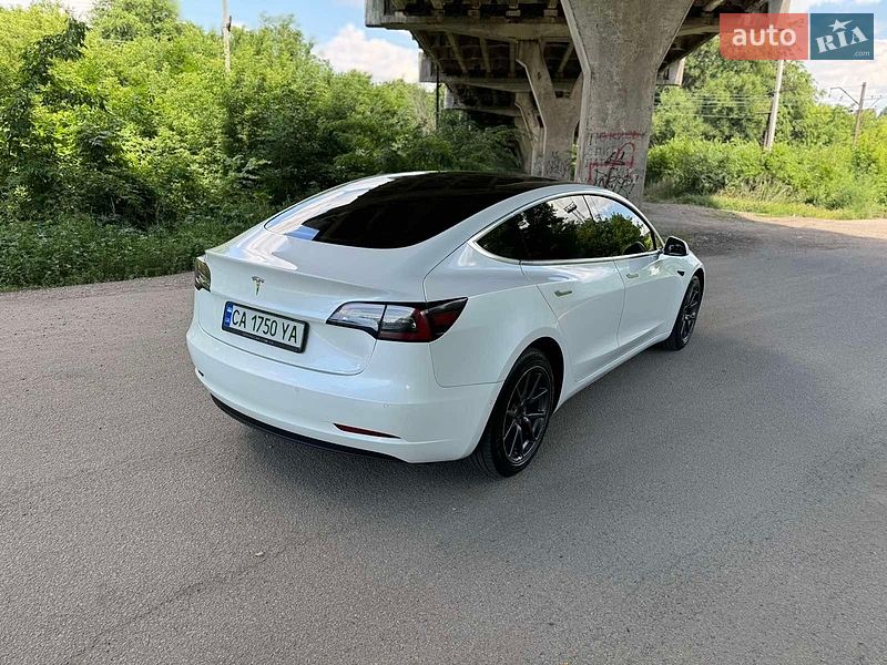 Седан Tesla Model 3 2019 в Дніпрі