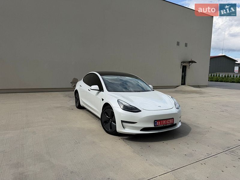 Седан Tesla Model 3 2021 в Луцке