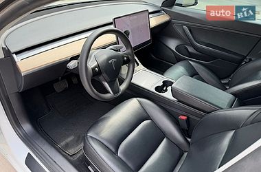 Седан Tesla Model 3 2021 в Луцке