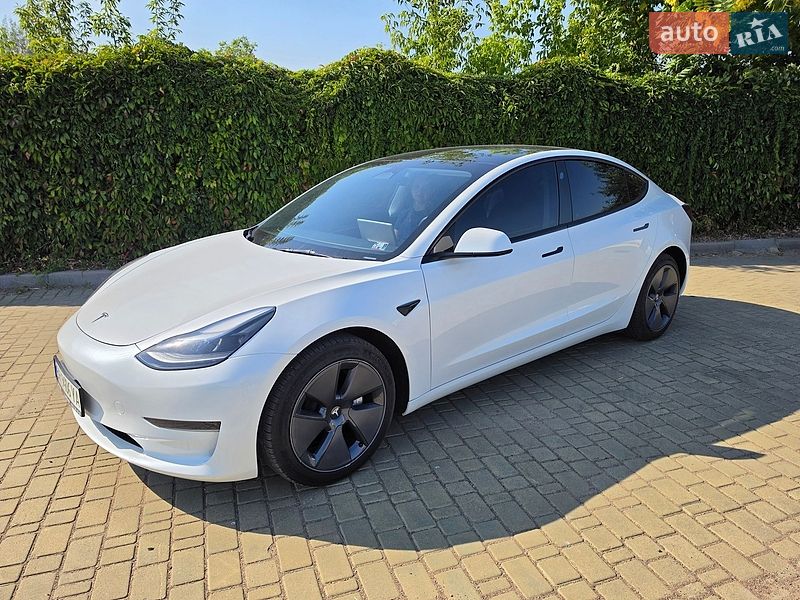 Седан Tesla Model 3 2023 в Одесі