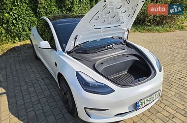 Седан Tesla Model 3 2023 в Одесі