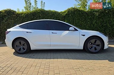 Седан Tesla Model 3 2023 в Одессе
