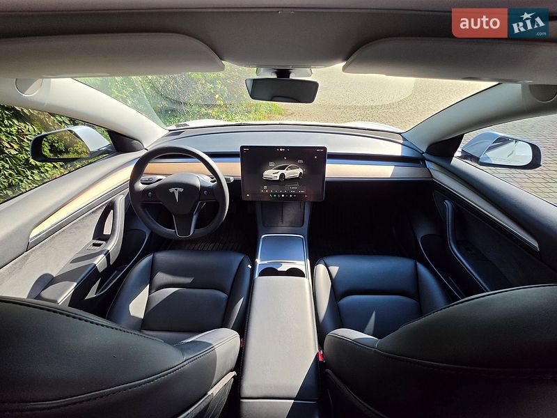 Седан Tesla Model 3 2023 в Одесі