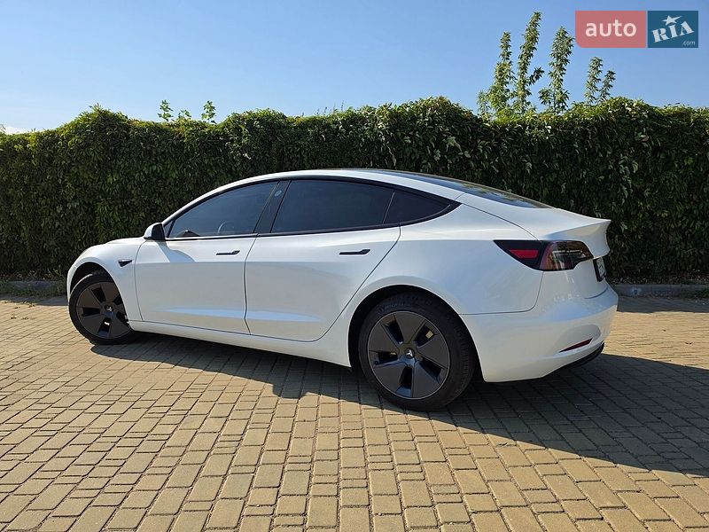 Седан Tesla Model 3 2023 в Одесі