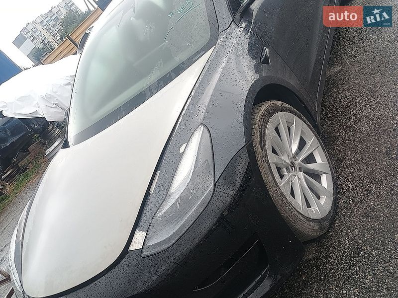 Седан Tesla Model 3 2022 в Хмельницком Седан Tesla Model 3 2022 в Хмельницком