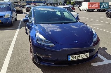Седан Tesla Model 3 2021 в Киеве