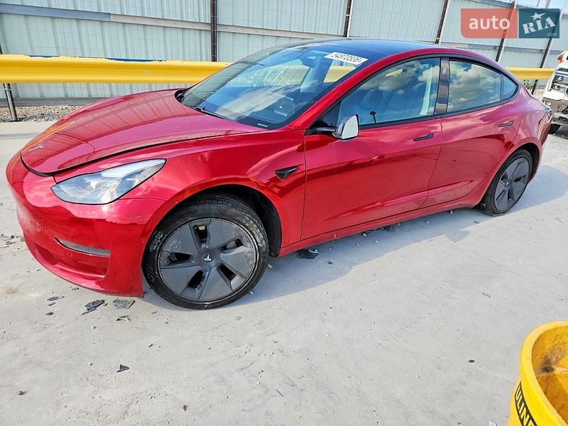 Седан Tesla Model 3 2021 в Івано-Франківську