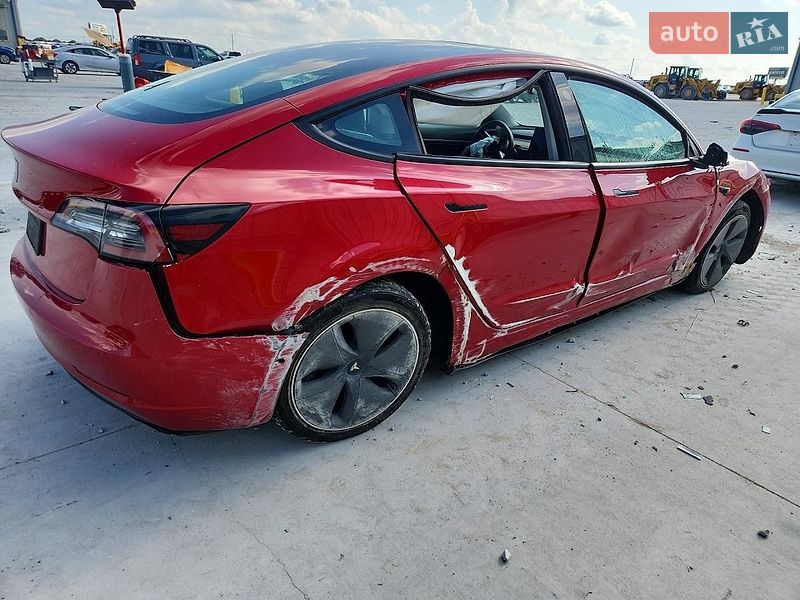 Седан Tesla Model 3 2021 в Івано-Франківську