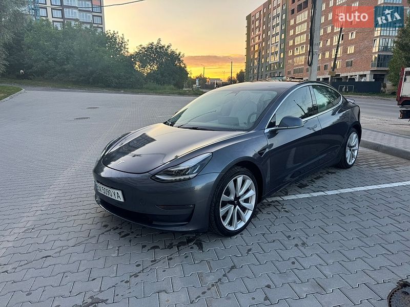 Седан Tesla Model 3 2020 в Хмельницькому