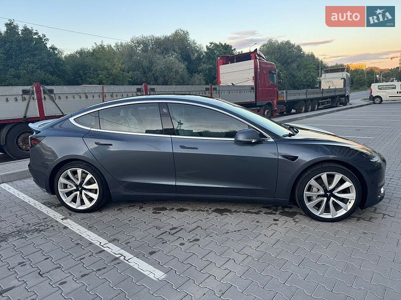 Седан Tesla Model 3 2020 в Хмельницком