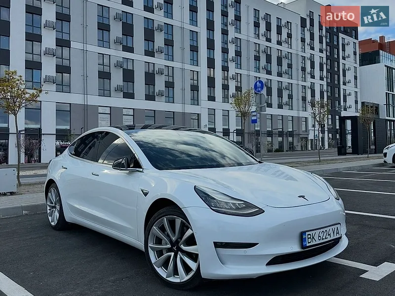 Tesla Model 3 2019