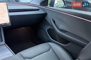 Седан Tesla Model 3 2025 в Черновцах