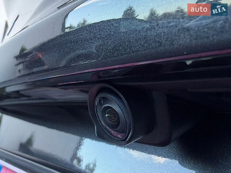 Седан Tesla Model 3 2025 в Черновцах