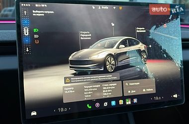 Седан Tesla Model 3 2025 в Черновцах