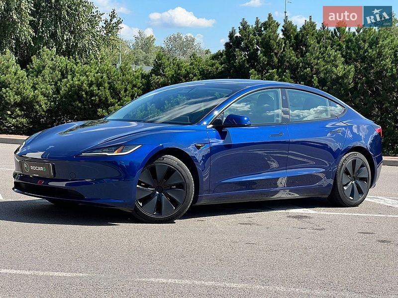 Седан Tesla Model 3 2024 в Києві