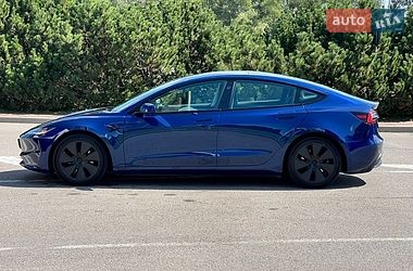 Седан Tesla Model 3 2024 в Києві