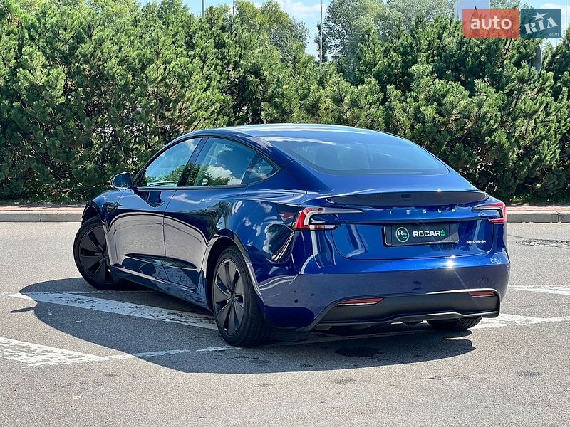 Седан Tesla Model 3 2024 в Києві