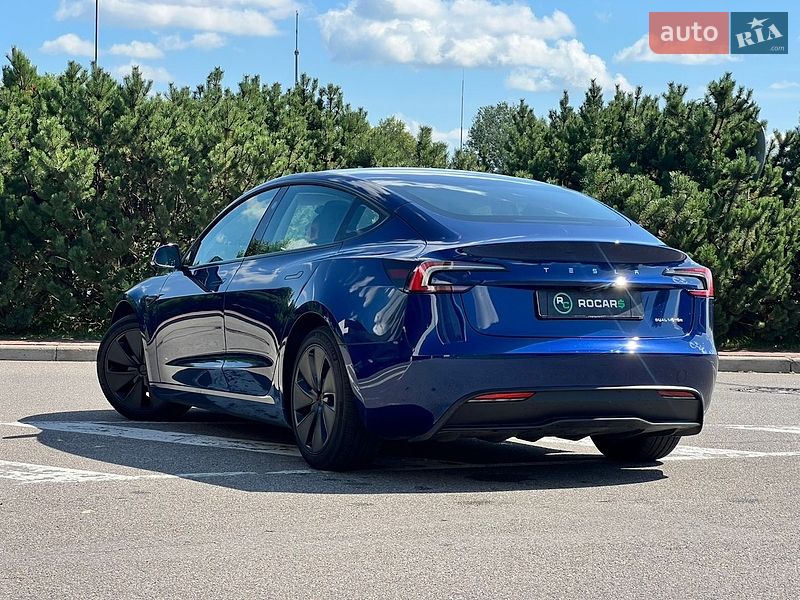 Седан Tesla Model 3 2024 в Києві