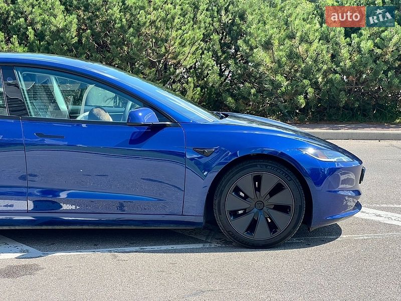 Седан Tesla Model 3 2024 в Києві