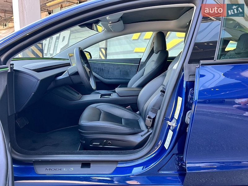 Седан Tesla Model 3 2024 в Києві