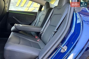 Седан Tesla Model 3 2024 в Києві