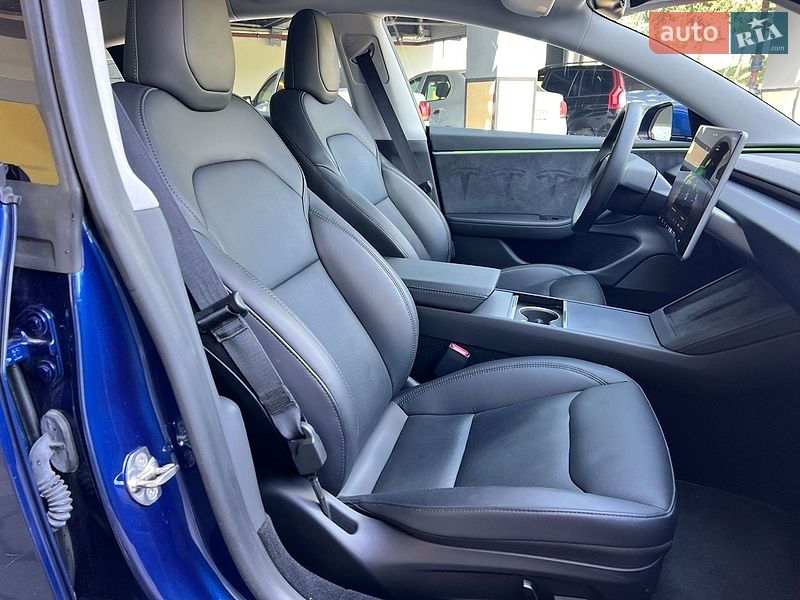 Седан Tesla Model 3 2024 в Києві